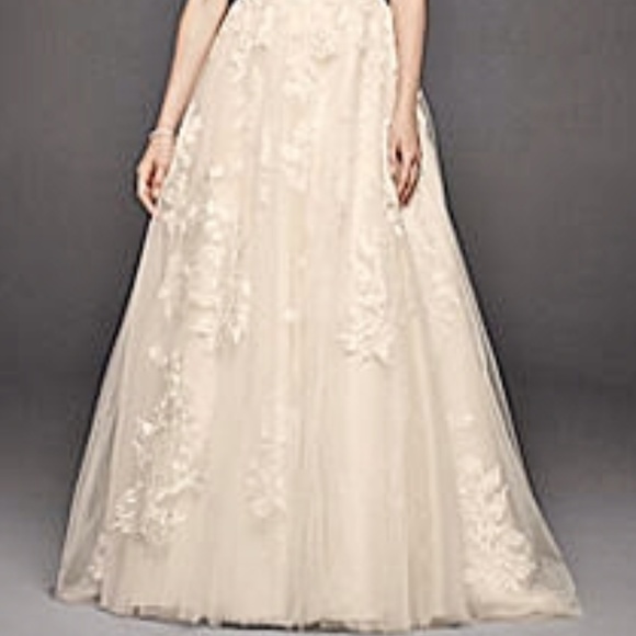 💖HOST PICK💖 Beaded Tulle Ball Gown Wedding Dress - Picture 8 of 9